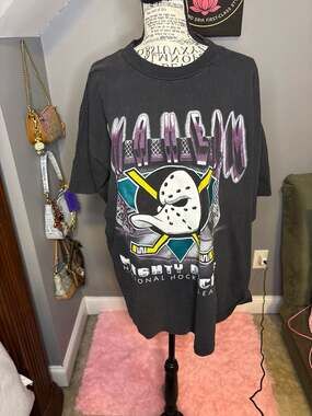 Vintage 1993 Anaheim Mighty Ducks Magic Johnson T's NHL Hockey Shirt